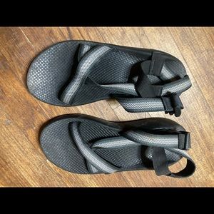Men’s size 10 chacos